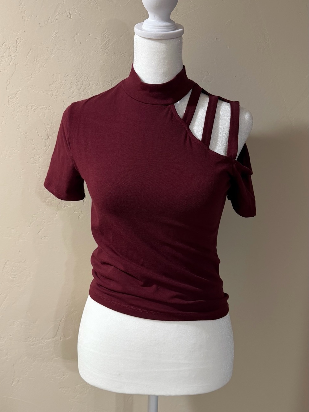 Express One Eleven Burgundy Strappy Cold Shoulder Mock Neck Top (NWOT)